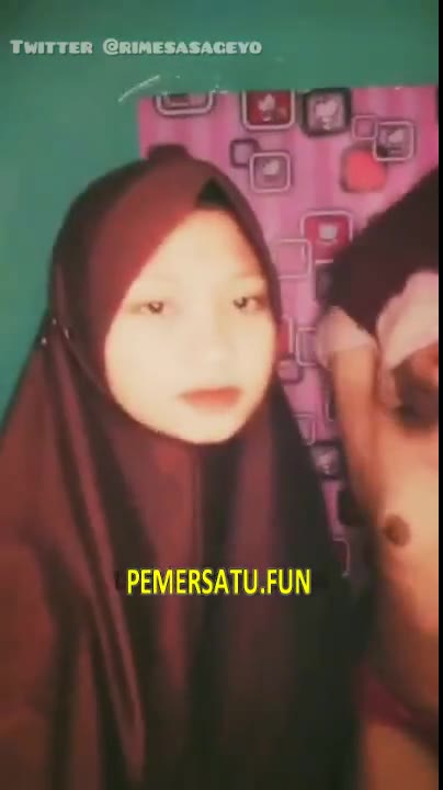 koleksi adik kakak jilbab barbar bareng (3) (new) - amqgv9to1p0a - Bokep Indo - doooood.co
