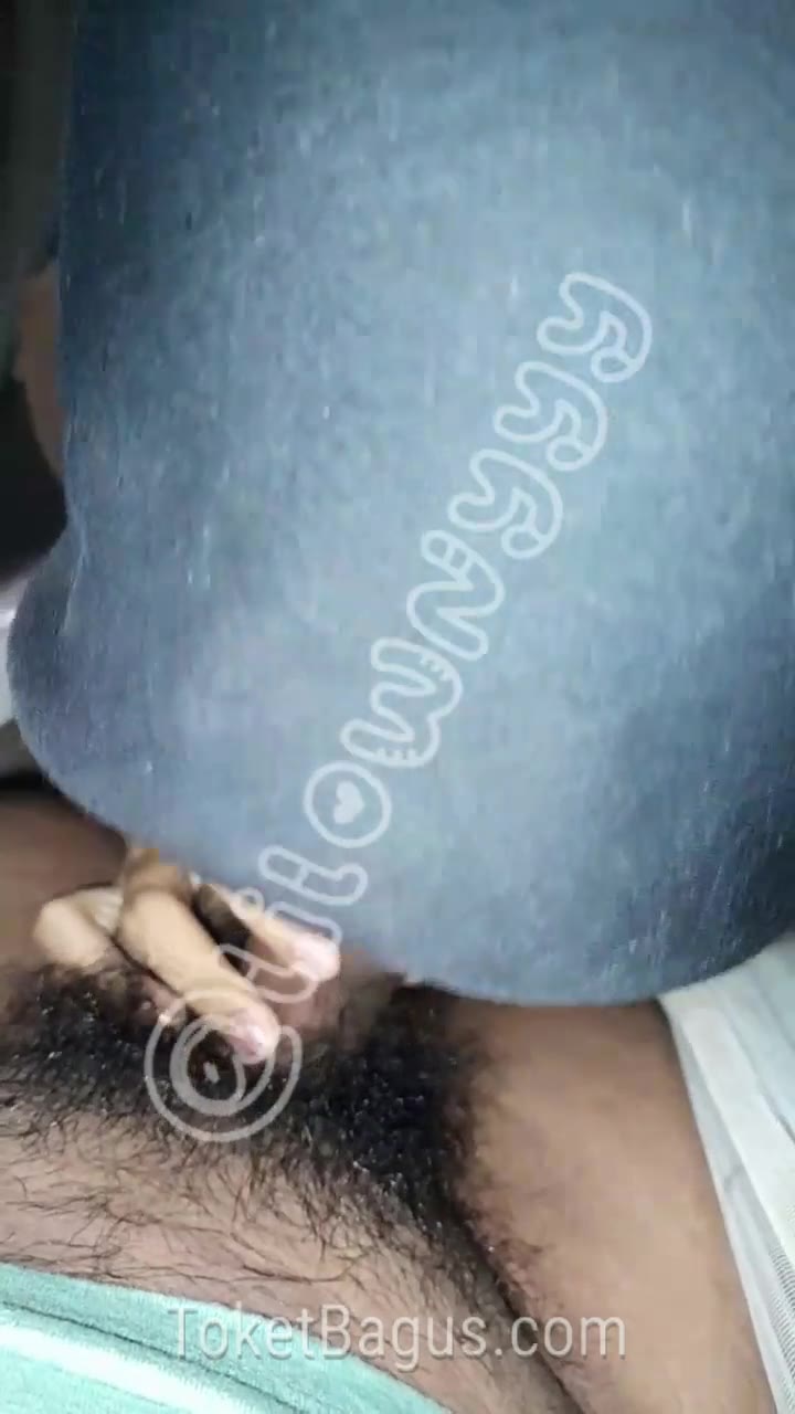 Jilbab sepong kontol katanya pengen ...