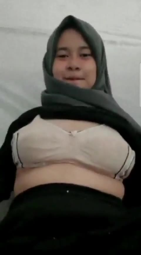 Hijab cantik colmek