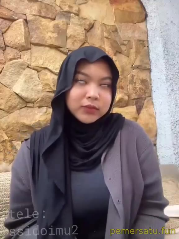 kompilasi miss vina hijab montok abg 18yo ngewe