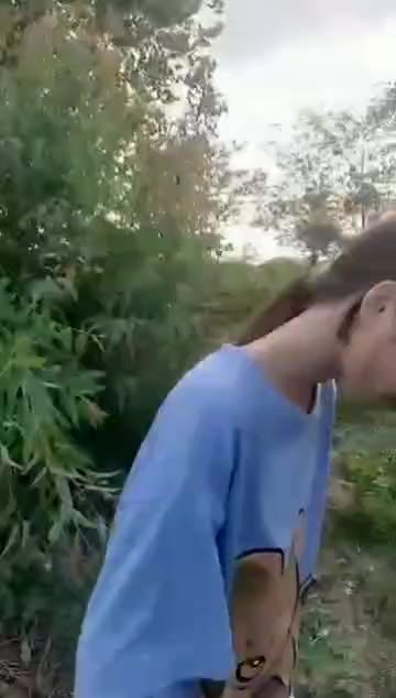 ngewe di hutan bareng doi sambil direkam temen 4 - rk87eeb88tx1 - Bokep Indo - porno.bokepindo.com.co