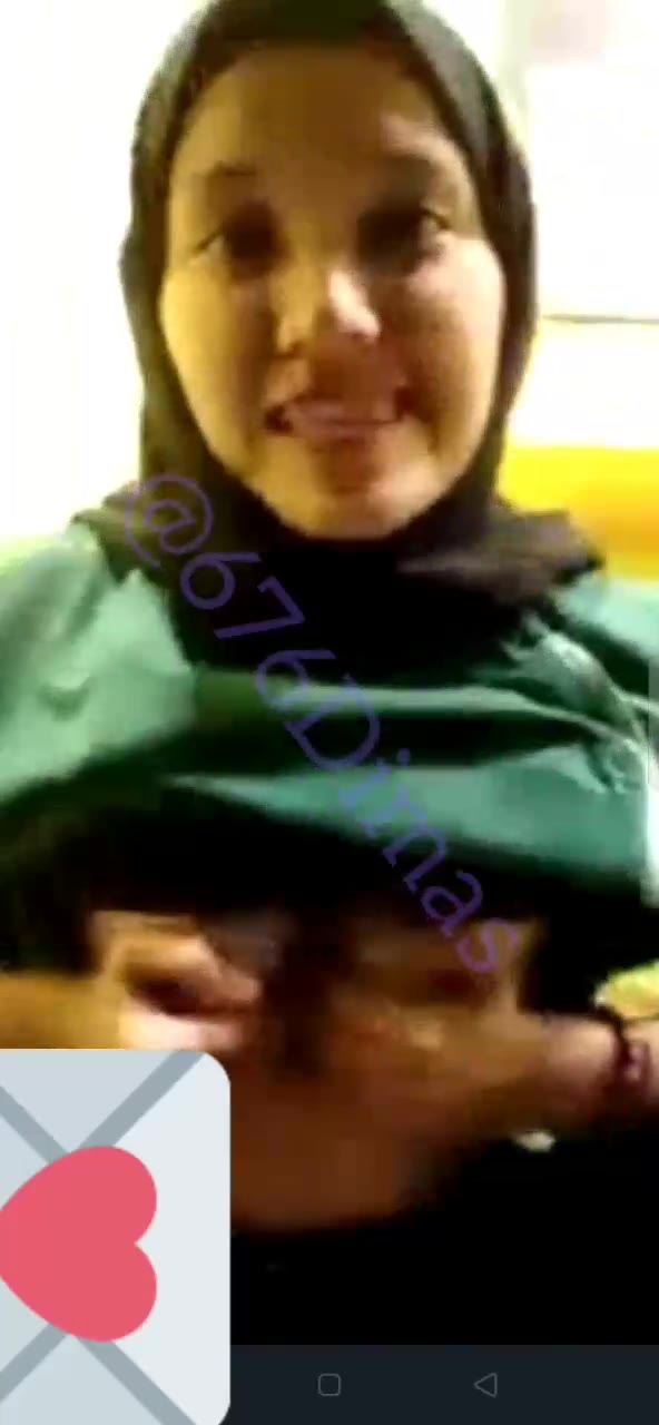 vcs sama jilbab hitam baju hijau pamer toket ranum - u2h6xpm41994 - Bokep Indo - doooood.co
