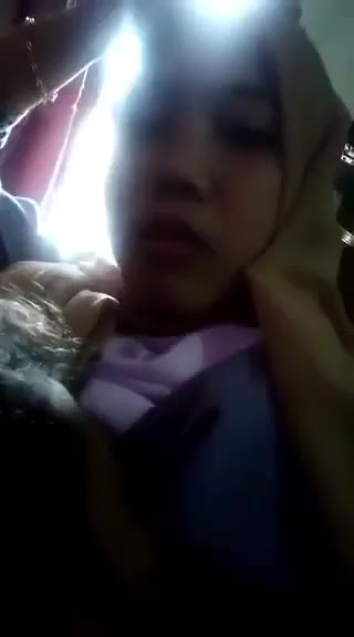 Nyusu Ke Pacar Jilbab kuning Cantik di ruang tamu - d237rurcstz0 - Bokep Indo - doooood.co