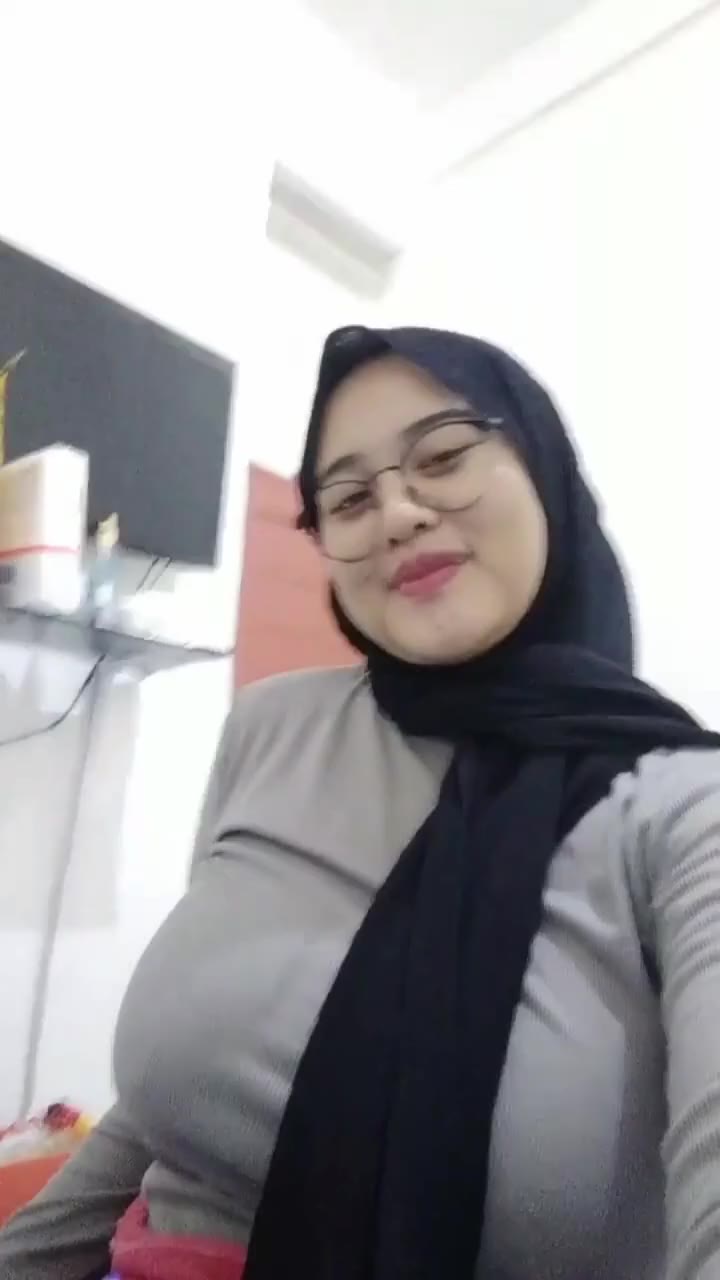 Bokep Acha Pakai Jilbab Toket Gede Montok