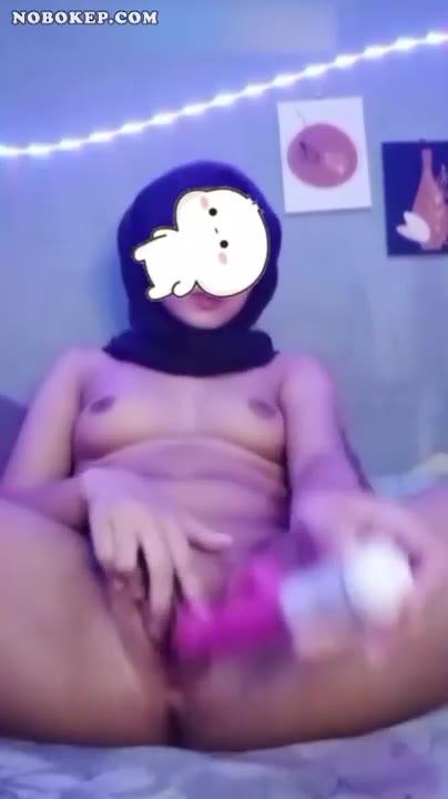 Bokep Indo Bocil Hijab Colok Memek Dildo Mendesah