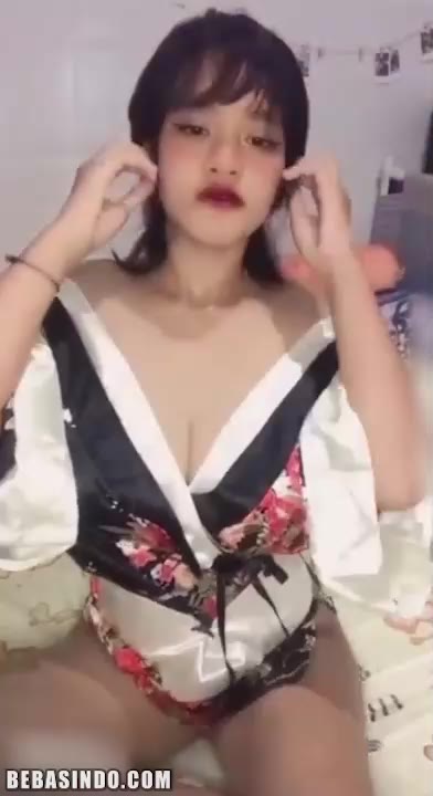 Bokep Tiktokers Viral Yukiichan Melet Susu Gede