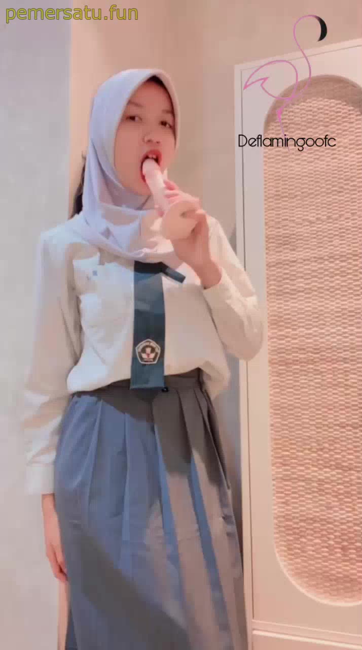 jilbab pake seragam sepong dildo - f860m7tb5c0o - Bokep Indo - porno.bokepindo.com.co