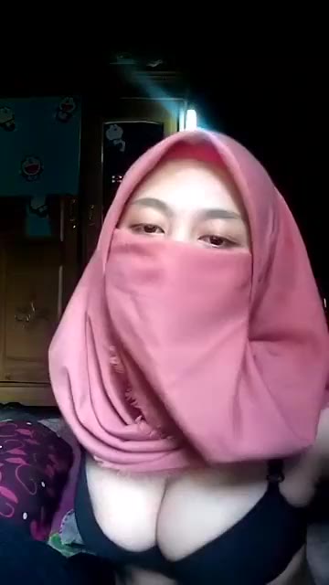 pinky hijab dengan tetek besar  pamer buat ayang- DoodStream