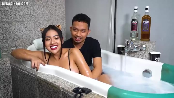 Bokep Indo Meli3gp Mandi Bareng Selebgram Nakal Amelia NS - BOKEPSIN COM
