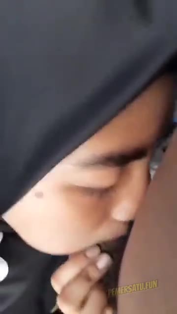 jilbab hitam sepong kontol dengan syahdu - v68kunl4df3n - Bokep Indo - porno.bokepindo.com.co
