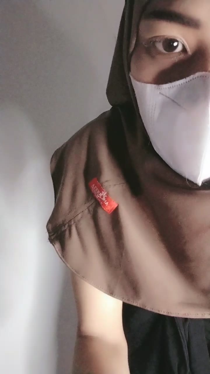 Araa75601771MG: Hijab Merah Dibuka, Kont*lku Dis*mprot! G*mbutnya Bikin N*ngi!