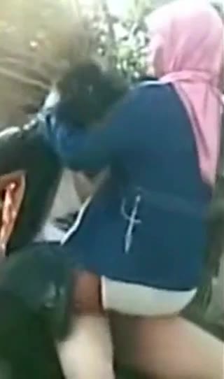 Bokep Ngintip Jilbab Ngentot Di Tepi Sungai Cpasmieux Album Sesuai Indo Sumenep