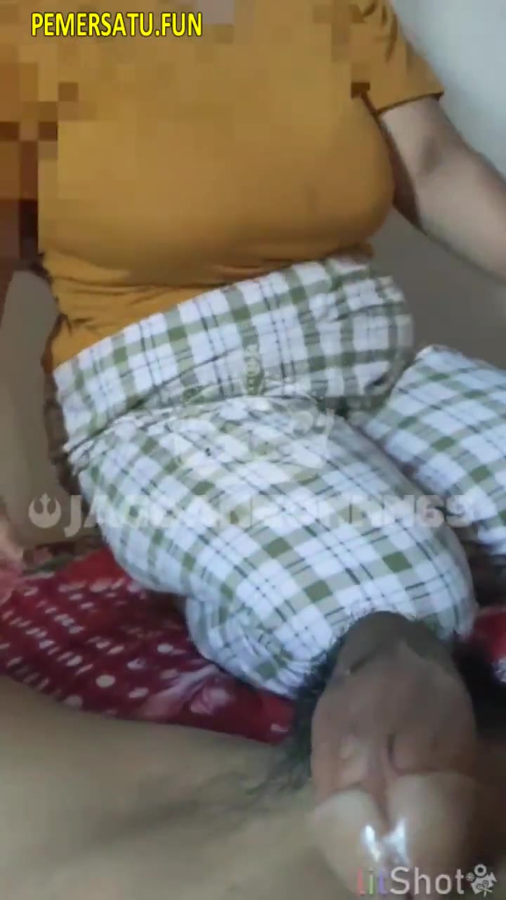 mamah jilbab selingkuh dg brondong jagoanneon part (11) - wmf09z9y98t8 - Bokep Indo - porno.bokepindo.com.co