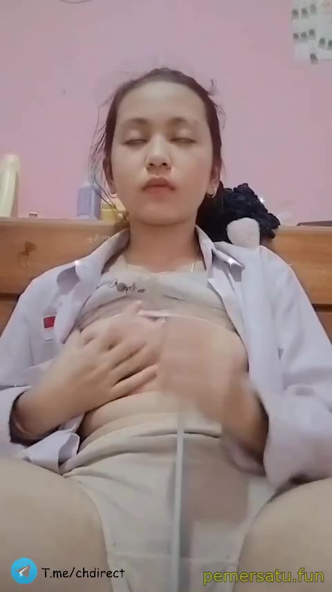Nina abg hijab 18yo ngangkang colok memek becek (5...