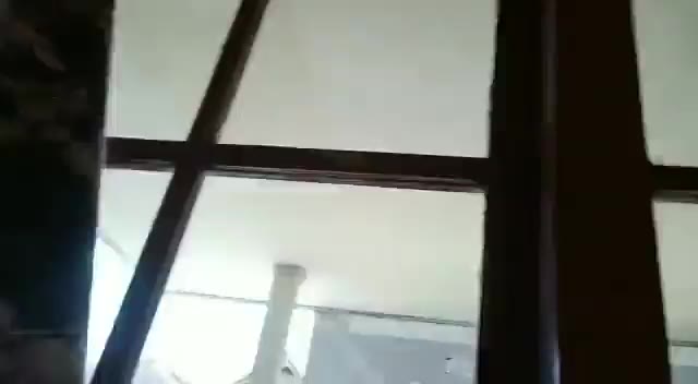 Main sama ibu di ruang tamu