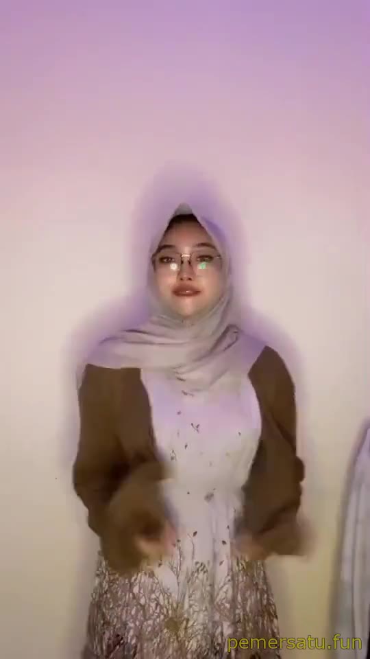 Rachma Jilbab Tiktok (22) - a9fhccuw57al - Bokep Indo - porno.bokepindo.com.co