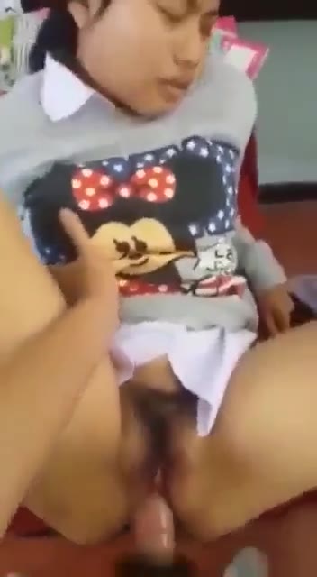 2 anak manusia main gesek2an