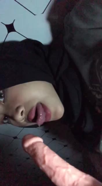 Hijab Kacamata Cute 01