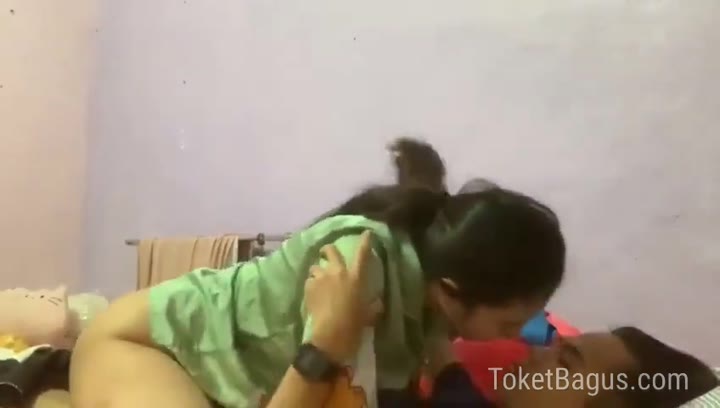 Ngentot kakak pakai baju tidur
