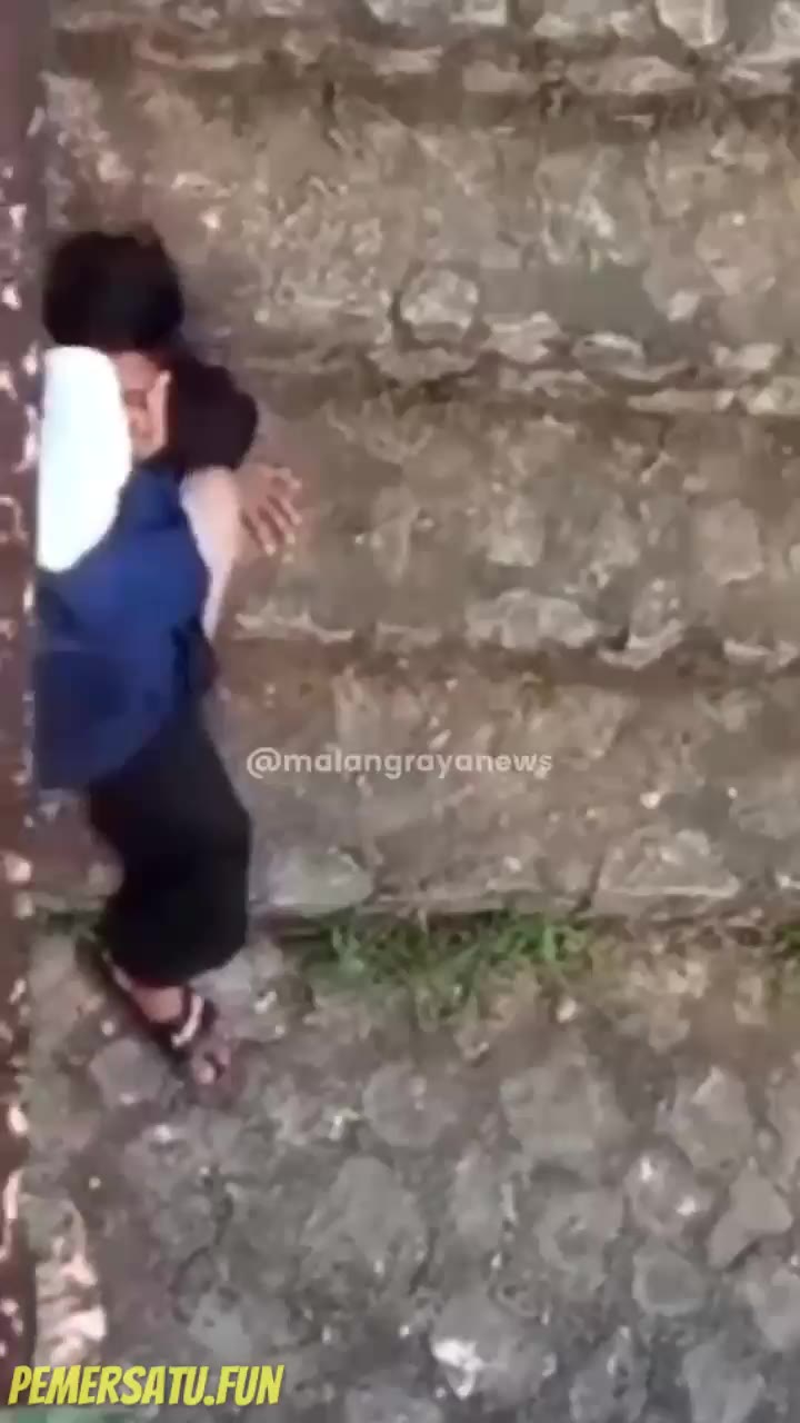 ketahuan rekam abg jilbab ngentot di tangga outdoor - q0q8m6u66x2p - Bokep Indo - porno.bokepindo.com.co