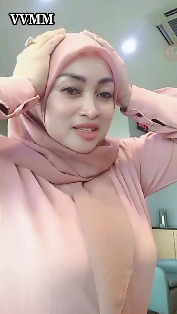 mama muda jilbab hot montok ! hijaber cantik semangka besar! jilbab model terbaru - db1v3u4v8vhe - Bokep Indo - porno.bokepindo.com.co