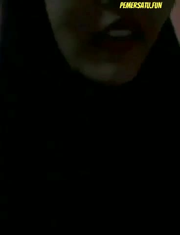 jilbab hitam pamer susu mulus padu toge - j1ng5vmk4rfp - Bokep Indo - porno.bokepindo.com.co