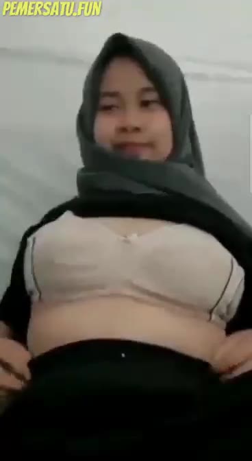 Hijab Montok Pamer Susu Gede - 7zk5ut4m7o47 - Bokep Indo - porno.bokepindo.com.co