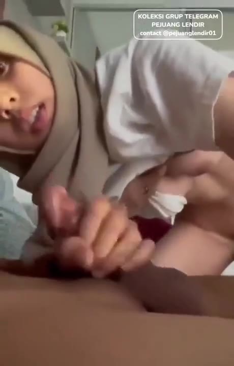 Ukhti Jilbab Kocokin Punya Pacar Sampai Timpah Downloader Lendir Viral Folder Vk