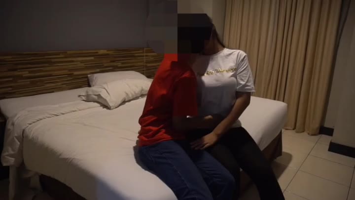 Viral Open BO Mahasiswi BU mp4 - 1ww9ek36ivwa - Bokep Indo - porno.bokepindo.com.co