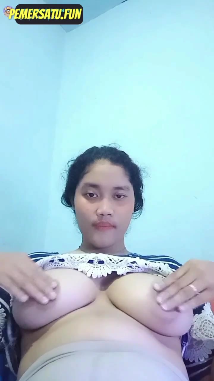 sagita jilbab kaus belang mainkan tetek padu toge - rgfzqiqv3ct1 - Bokep Indo - indo.bokep22.com
