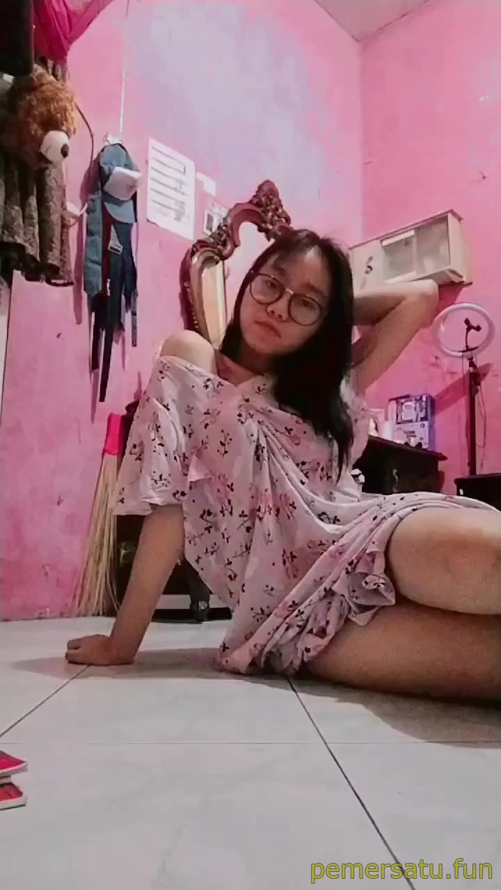 Watch Elia ABG 18yo Kacamata Lugu Imut Bugil Colok Memek Becek (46) - Bokep Indo - doooood.co
