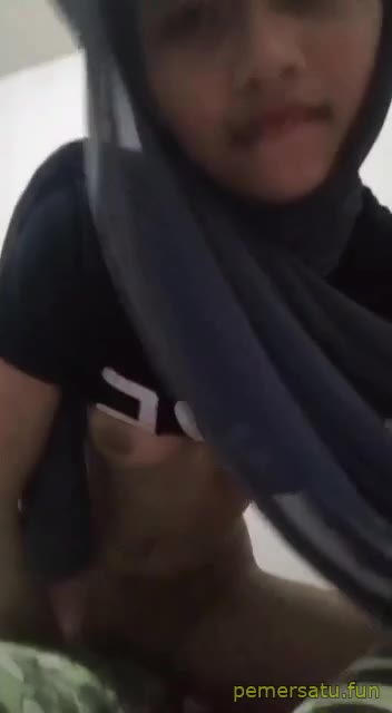 Lia Jilbab Kesayangan Colmek Lama Ga Ngentot (7) - h36cfxirk1t8 - Bokep Indo - porno.bokepindo.com.co