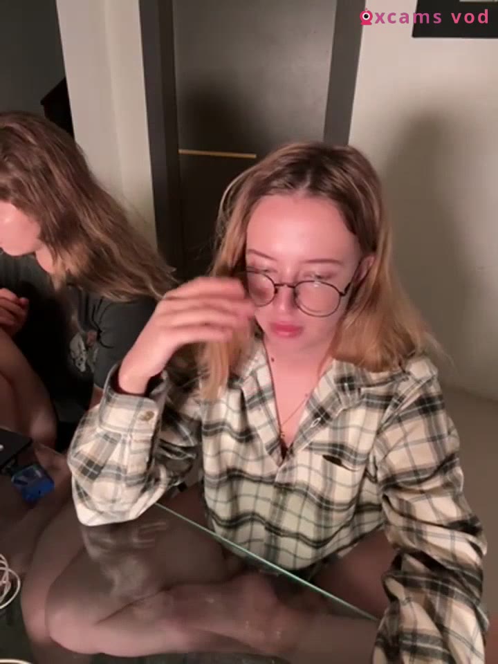 Nura_n_Sarah camshow
