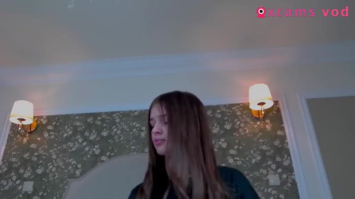 LexxxyFox camshow