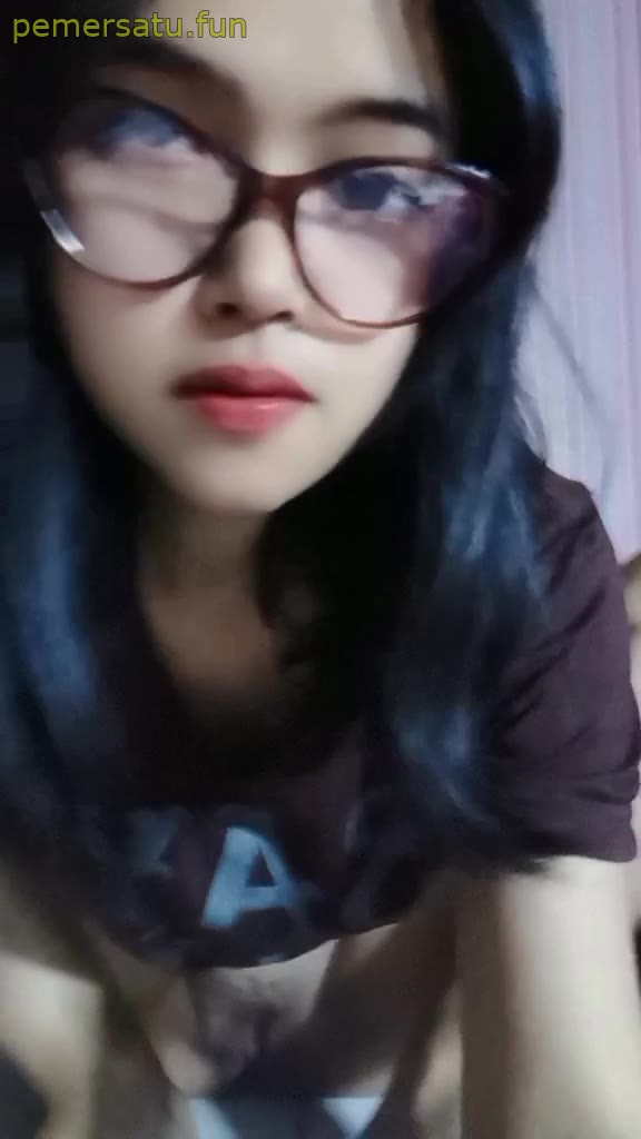 Mutmainah SMA 18yo Toge Kacamata Colmek (24) - ua7wnov2o6a4 - Bokep Indo - indo.bokep22.com