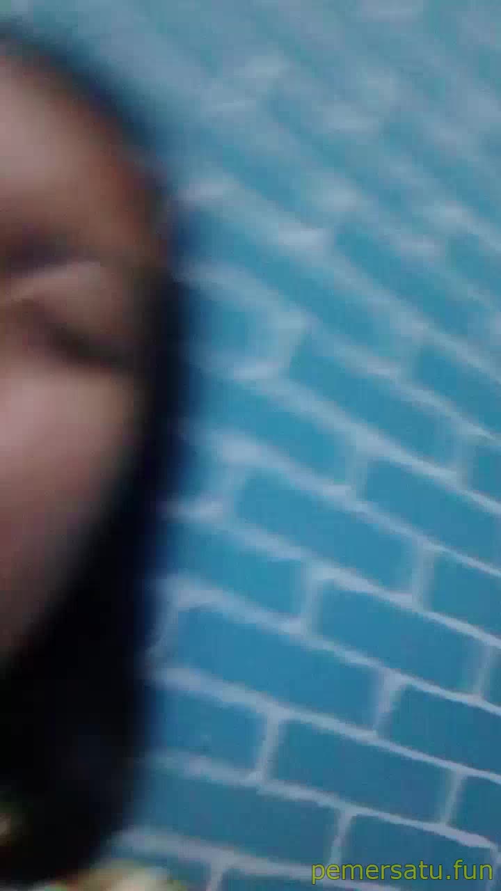 ABG kampung sebelah 18yo pake seragam (2) - 0v9xrxc7bzj3 - Bokep Indo - porno.bokepindo.com.co
