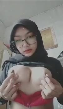 Cewe hijab pamer tok*t yg pernah viral