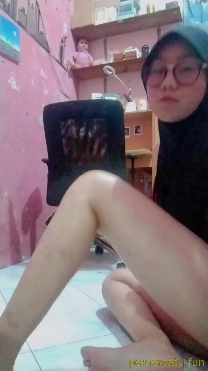 Elia ABG 18yo Kacamata Lugu Imut Bugil Colok Memek Becek (33) - uhi0v9vbh645 - Bokep Indo - porno.bokepindo.com.co