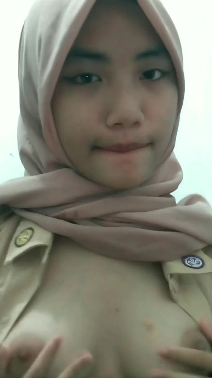 DINI VIRAL (9)(2023 05 05 02 40 06 884)-merged-1683236413560 - nwbl01r4st9w - Bokep Indo - doooood.co