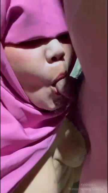 Pelanggan Menikmati Tubuh Bunda Sampe Berkeringat Parah - DoodStream