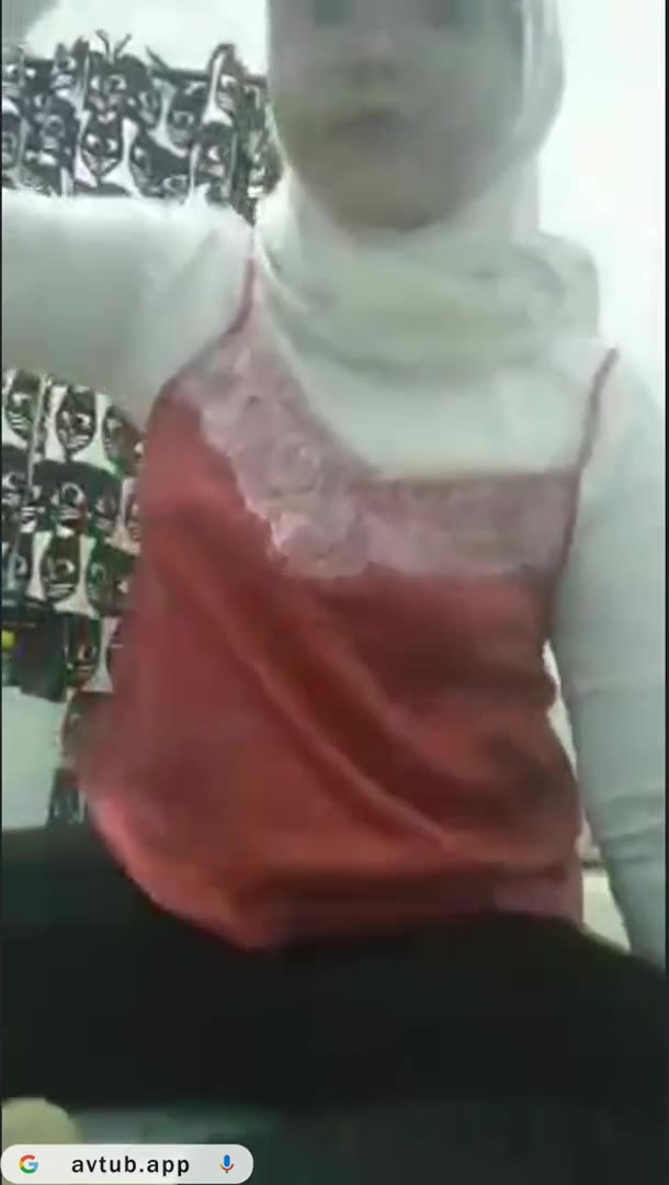 Aina Nabila Lepas Jilbab Mode Ngangkang Omek