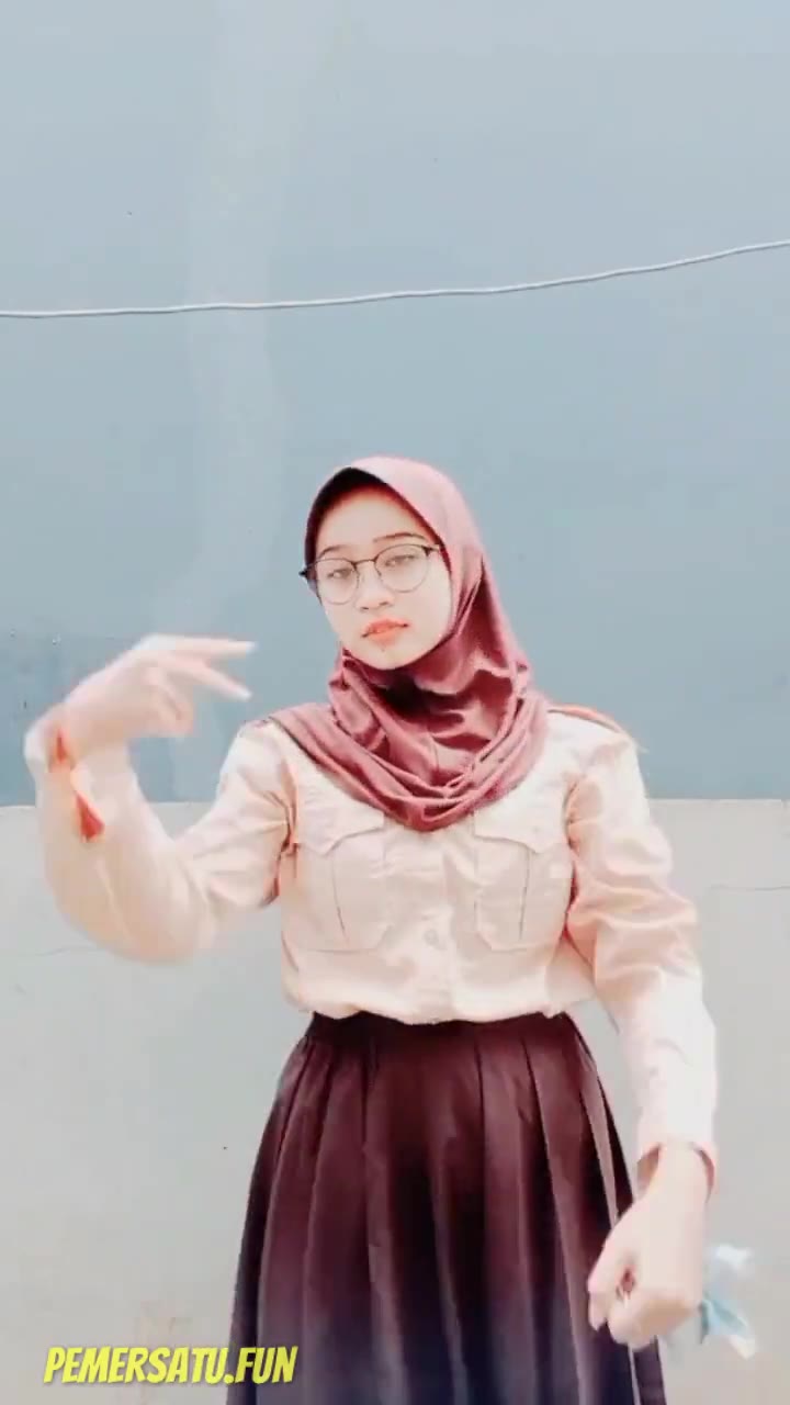 Zia Jilbab ABG 18yo pamer tt dan colmek part (4) - rt42frovkb0l - Bokep Indo - porno.bokepindo.com.co