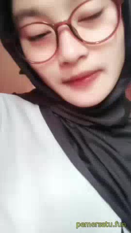 kacamata jilbab kombinasi pas ditambah cakep (2) - wp7t9a5cmnc1 - Bokep Indo - porno.bokepindo.com.co