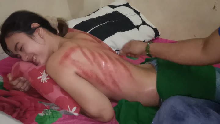 SI CANTIK FRIDAY MERASA MUAL DAN MASUK ANGIN MINTA DIKEROKIN - loeczdyfsl1h - Bokep Indo - porno.bokepindo.com.co