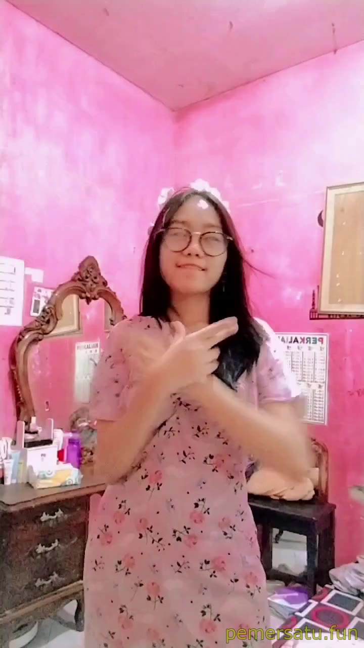 Watch Elia ABG 18yo Kacamata Lugu Imut Bugil Colok Memek Becek (47) - Bokep Indo - doooood.co