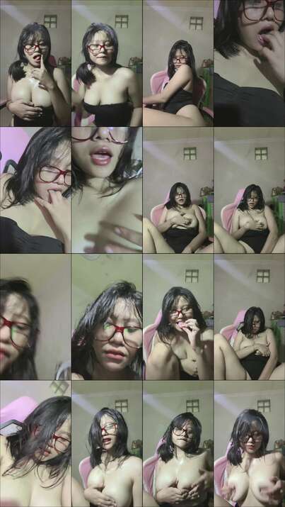 Dek Gea Pelajar Kacamata Imut